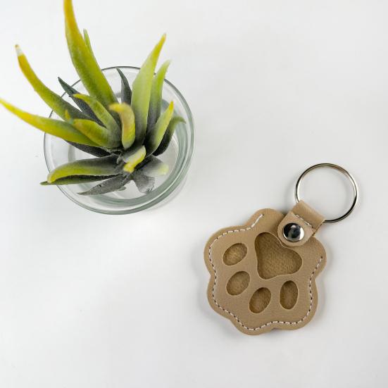 Pet Memorial Keychain Faux Leather Cat Claw Design Pet Hair Storage Pouch Pet Fur Keepsake Keyring for Pet Lovers