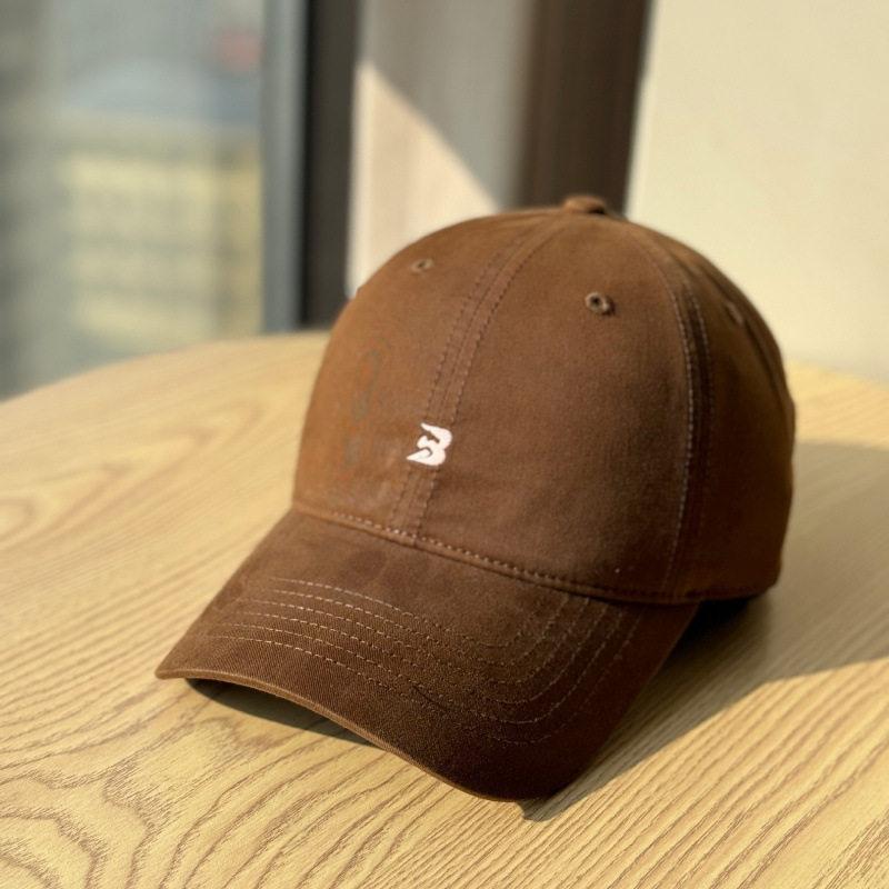 New wide brim embroidered baseball cap showing face small artifact soft top cap daily versatile not picky hat woman