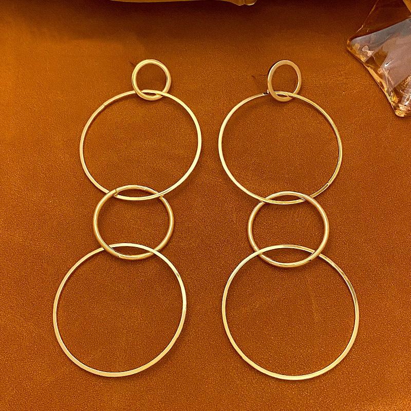 Exaggerated Chain Element Ring Earrings, Niche and Unique Design, Circle Earrings, Simple, Atmospheric and High-end Earrings