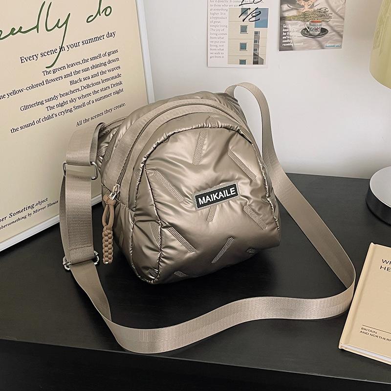 Today's popular bags women's bags autumn and winter versatile niche shoulder messenger bags casual down quilt bags