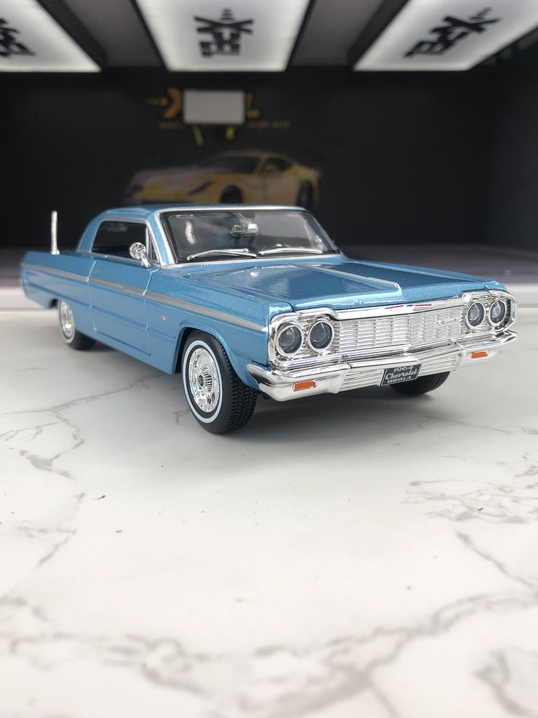 Maisto 1:26 simulation zinc alloy 1964 Chevrolet lmpala SS model car, static ornament, metal collectible gift car