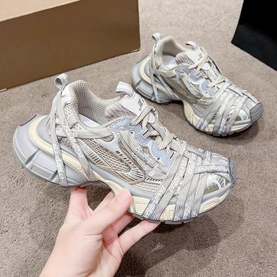 Herren- und Damen-Spider-Web-Riemen-Buchstaben-Dad-Schuhe 2025 Herbst neue Modelle alte dicksohlige Mesh atmungsaktive Sneaker