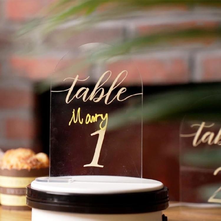 1-30 Clear Arched Acrylic Sign with Stand Guest Name Tags for Wedding Birthday