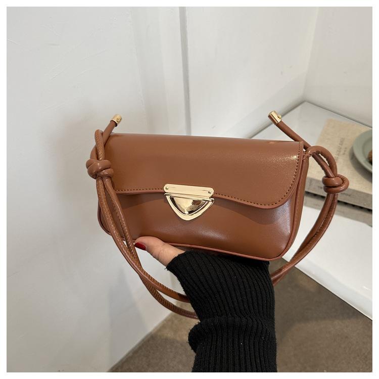Retro solid color simple and fashionable 2025 autumn and winter lock new shoulder crossbody armpit small square bag