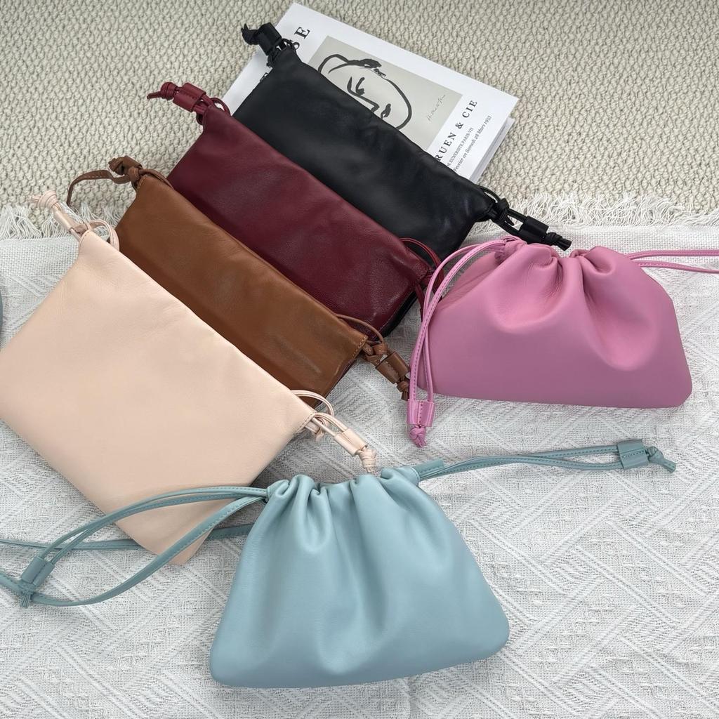 Women's 2026 New Korean Style Lambskin Cloud Bag: Fashionable Pleated Design, Versatile Drawstring, Single Shoulder, Crossbody Bag.