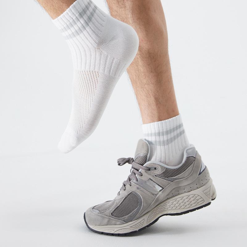 Men's Spring and Summer Mid-calf Socks, White Striped Mesh Breathable and Antibacterial Short Socks