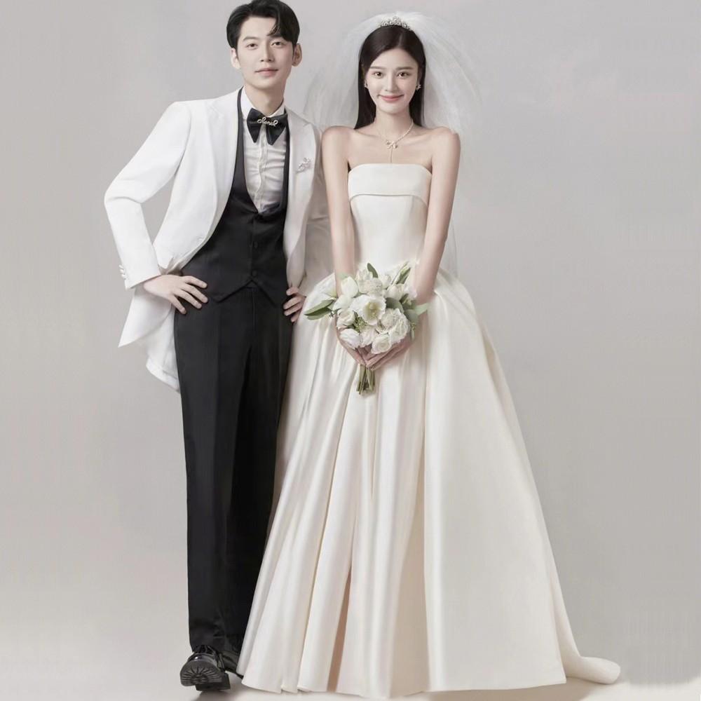 Nouvelle robe de mariée simple en satin blanc tube top pelouse française robe rétro courte