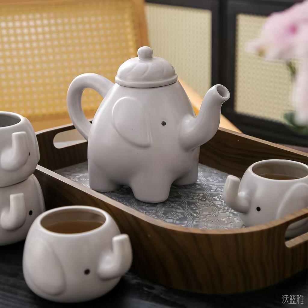 Japanese Tea Set Cartoon Elephant Shaped Porcelain Tea Set with 1 Teapot Set and 4 Tea Cups Ceramic Teaware