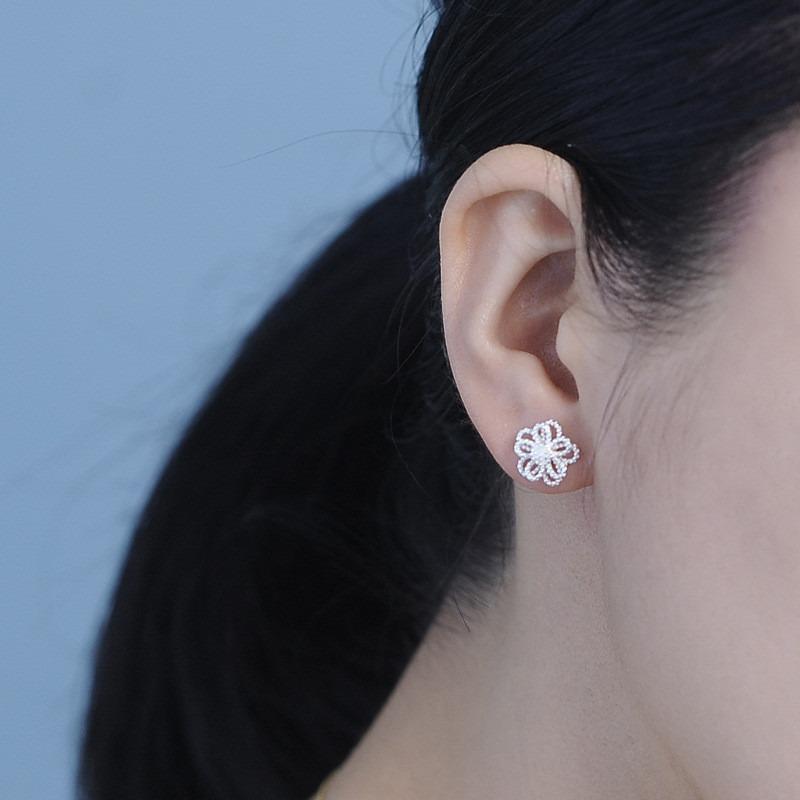 Fashion Korean Style Daisy Flower Hollow Out Stud Earrings For Women