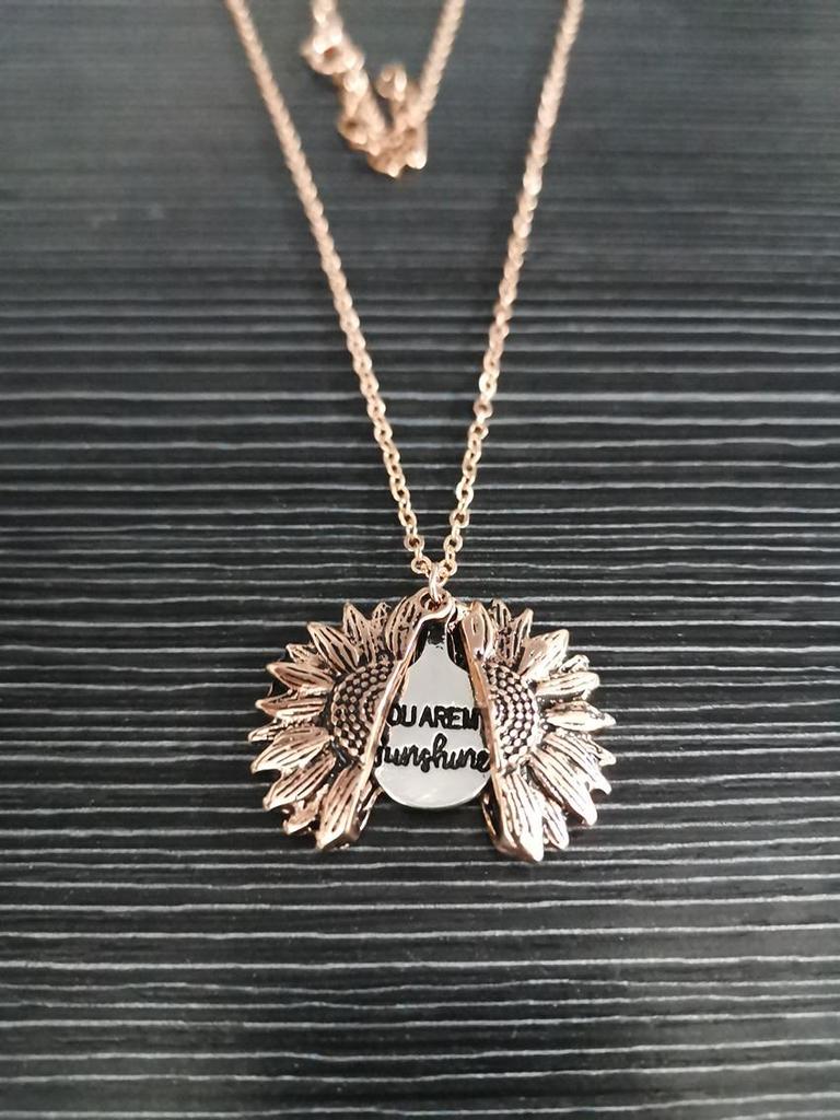 European-American Sunflower Pendant Necklace: Couple's Floral Alloy Jewelry Fantasy Gift
