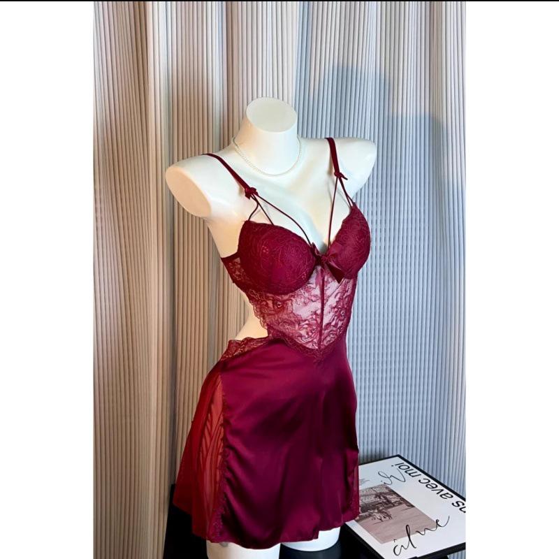 Dámská hedvábná krajková camisole šaty na spaní Luo Qianxu s vycpávkami - Možnosti pro větší i menší poprsí