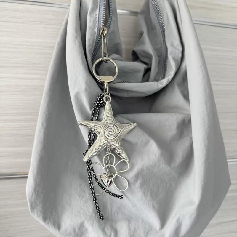 Multifunctional Star Flower Heart Rope Bag Charm Star Pendant Key Holder Bag Accessory Present for Stylish Individuals