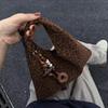 Autumn and winter new niche leopard print design triangle bag versatile commuting large capacity retro shoulder handbag
