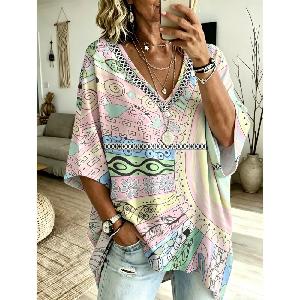 Plus size V-neck women's 3/4 sleeve loose and comfortable top, street fashion, casual plus size T-shirt