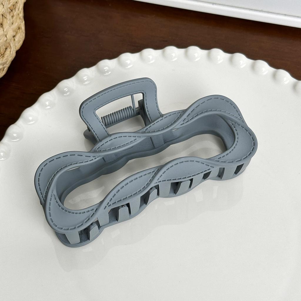 Modern Hair Square Claw Clip For Women Crafted From Highquality Resin In Various Hues