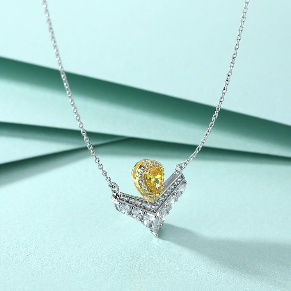High-end zircon gemstone pendant V-shaped crown S925 silver necklace women's niche high-end sense European and American sterling silver collarbone