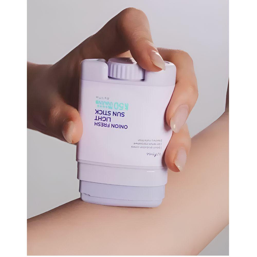 ISNTREE Onion Fresh Light Sun Stick SPF50+ PA++++ 22g x2 Set Portable Sebum Control Sunscreen