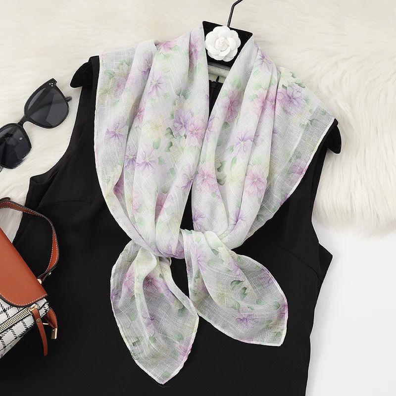 Foulard Leggero in Seta Floreale 90x90 - Sciarpa Decorativa Traspirante per Donna