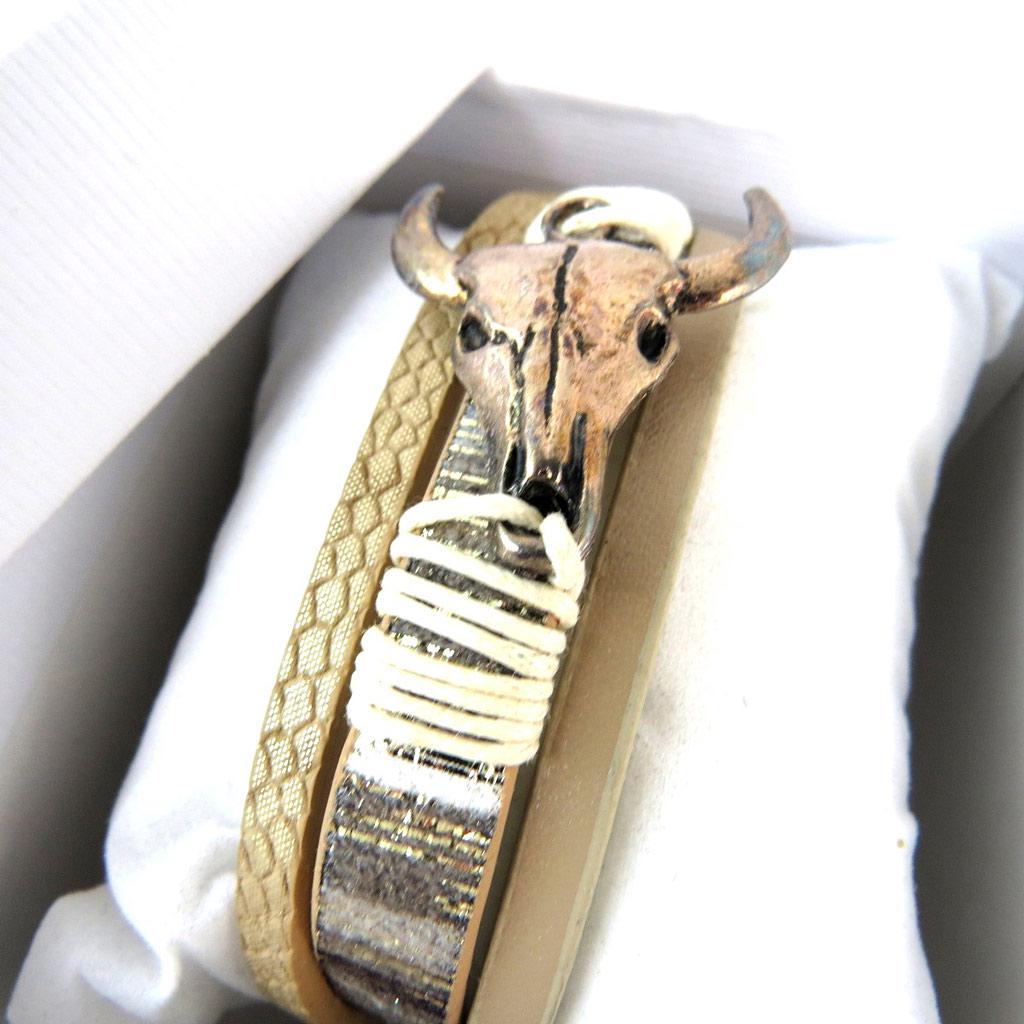 Les Trésors De Lily [P0273] - Bracelet créateur 'Navajos' beige doré vintage (crâne de bison) - 3 rangs