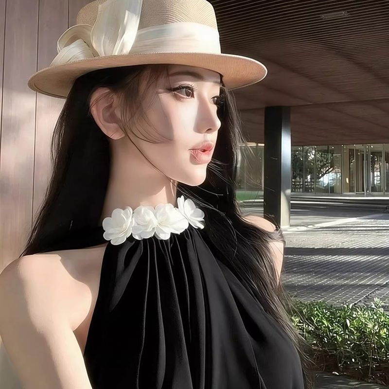 2026 Spring New Style Elegant Black Floral Halter Top with a High-End Feel, Versatile Shirt for Seaside Vacation Black Halter Top XL