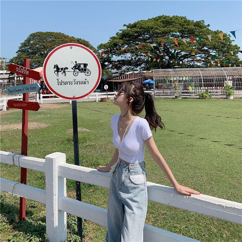 Women’s Floral V-Neck Slim-Fit Crop Top – 2025 Korean Summer Style