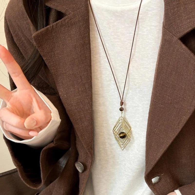 Vintage Brown Tiger Eye Stone Pendant Necklace For Women Fashion Long Rope Sweater Chain Necklaces