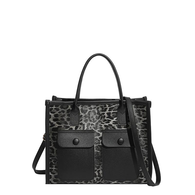 Leopard print splicing spring popular new fashion retro texture commuter women shoulder tote bag чёрный