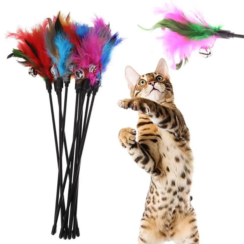 5 Stück Lustige Kätzchen Katze Teaser Interaktives Spielzeug Angel mit Glocke und Federspielzeug Für Haustierkatzen Stab Draht Jäger Angelspielzeug Zufällige Farbe