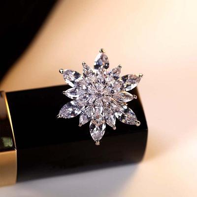 New Flower Women Christmas Snowflake Zircon Brooches Brooch Pins Fashion Accessories Women Jewelry