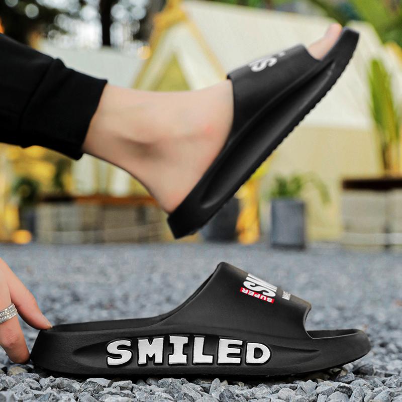 Mote Sommer Hot Sale EVA Herre Klassiske Sandaler Herresko Sklisikker Utendørs Strand Herre Tøfler Lettvekt Personlighet Herre Sandal