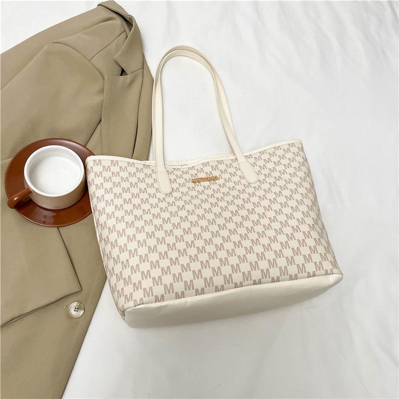 Urban Minimalist Pu Tote Bag For Women With Large Capacity And Zipper Closure For Daily Use