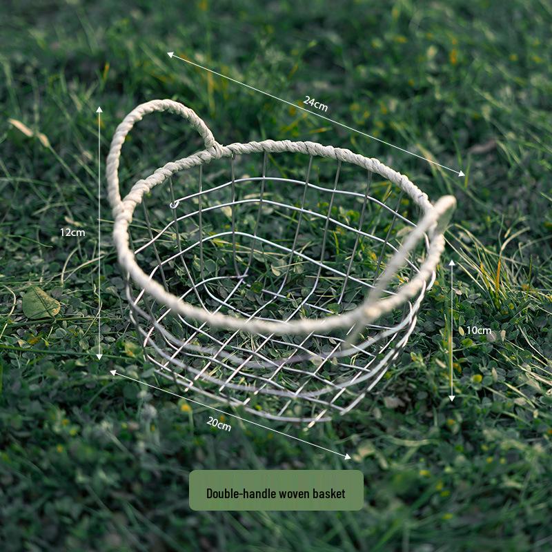 Picnic-Themed Photo Props: Outdoor Scene Decoration with Tablecloth and Tray for Food Photography.