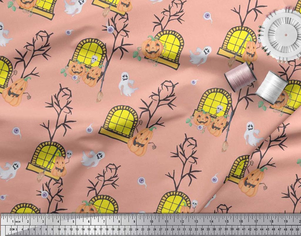 Soimoi Japonská krepová saténová látka Strašidelný dům, Dýně a Duch Halloweenská tištěná látka 1 metr 42 palců