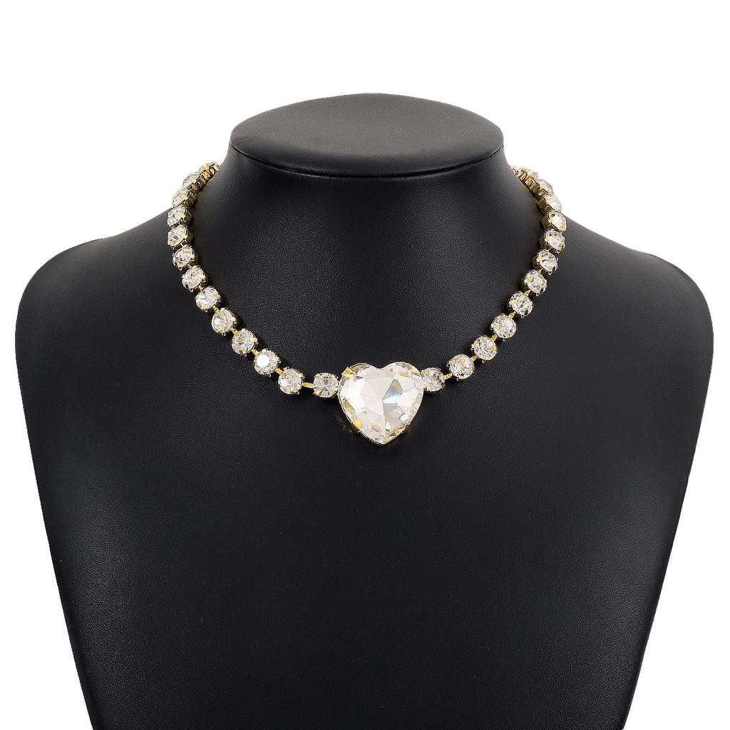 Fashion Bling Rhinestone Rose Heart Pendant Choker Necklace for Women Crystal Wedding Party Statement Jewelry