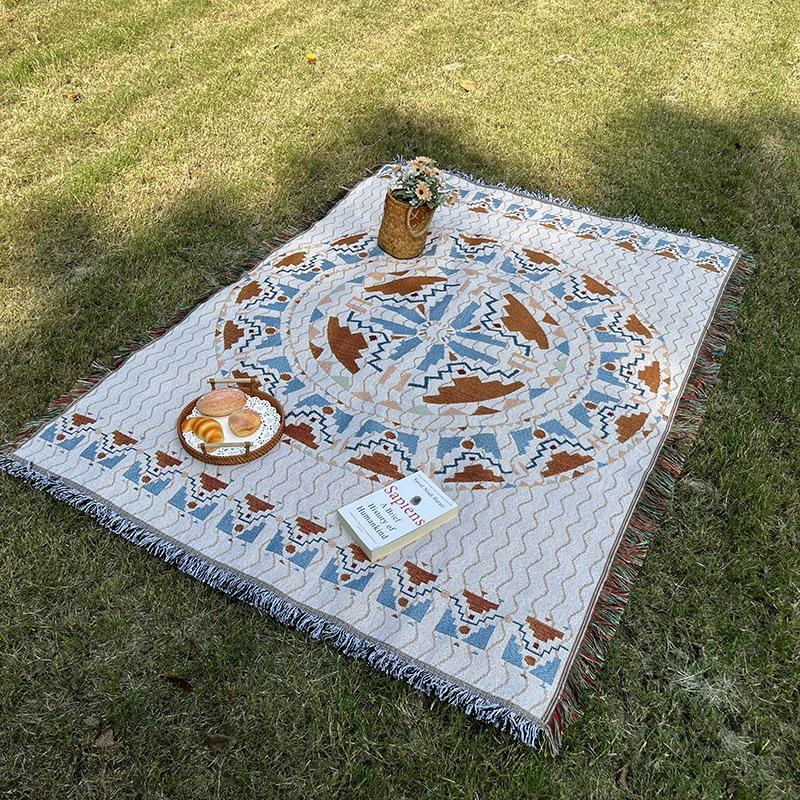 Retro Outdoor Picnic Blanket - Moisture-Proof, Thick, Portable, and Ins Style