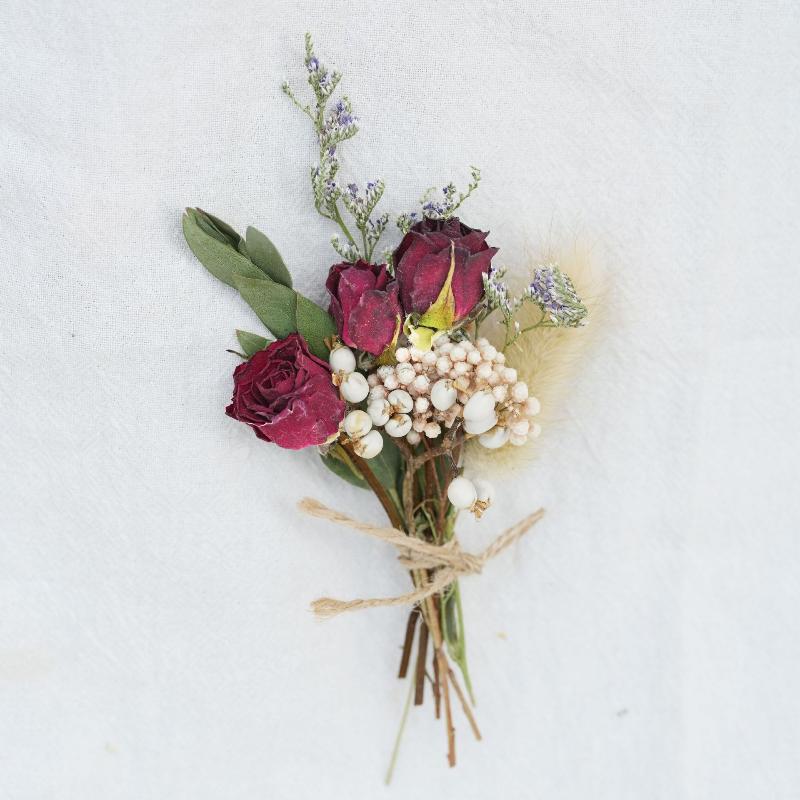 Handcrafted Mini Natural Dried Flower Bouquet 1Pcs Groomsmen Buttonholes for Wedding Bridesmaid Corsage Rustic Decor