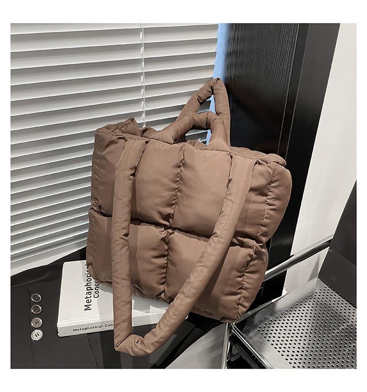 

2025 новая летняя высококлассная сумка большая вместимость модная универсальная сумка через плечо сумка-тоут коричневый