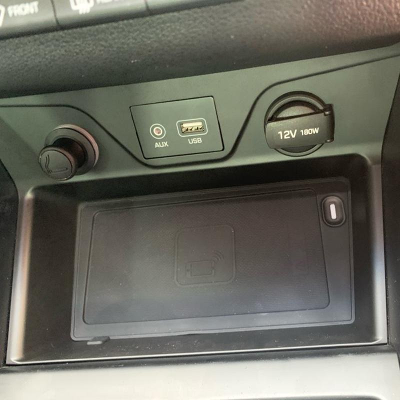 15W car wireless charger fast phone charger charging case charging holder for Hyundai Tucson 2015 2016 2017 2018