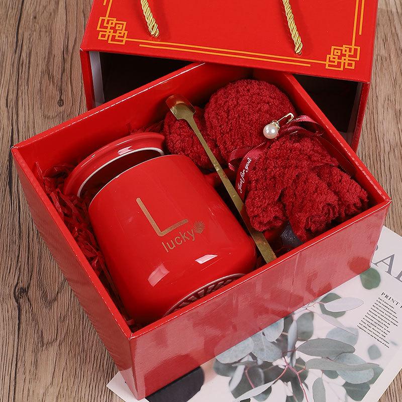 Geburtstagsgeschenk-Set für Senioren: Handtuch-Langlebigkeitsbecher & Geschenkbox für 60-90 Jahre Feier