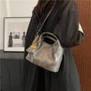 Retro niche handbag bag women's new high-end commuting large-capacity shoulder messenger bag mother and child bag