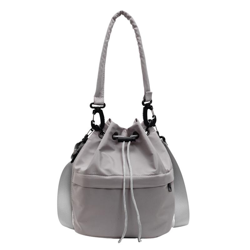 Large-capacity casual bucket bag women's 2025 new casual messenger bag foreign personality lightweight shoulder armpit bag