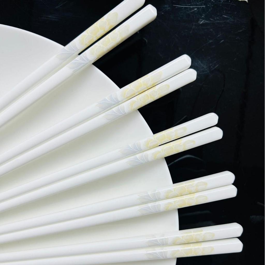 High-Temperature Resistant Luxury Macaron Color Ceramic Chopsticks - Easy To Clean