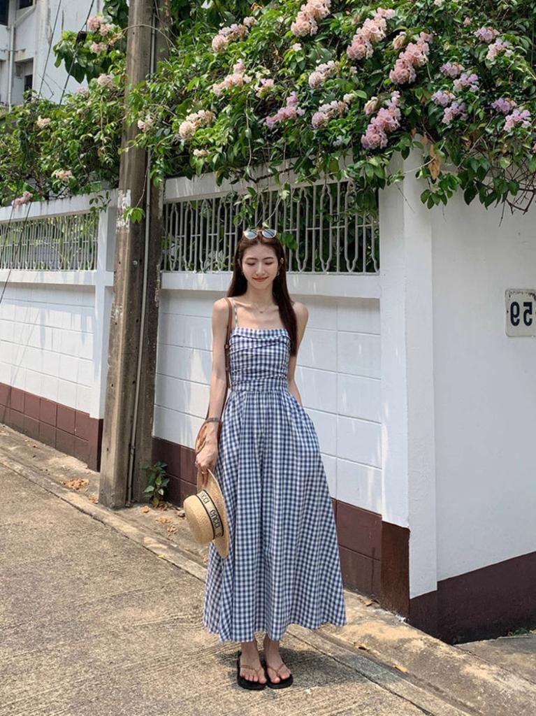 Plaid tube top skirt one-word shoulder dress women's summer French temperament design sense waist seaside vacation long skirt