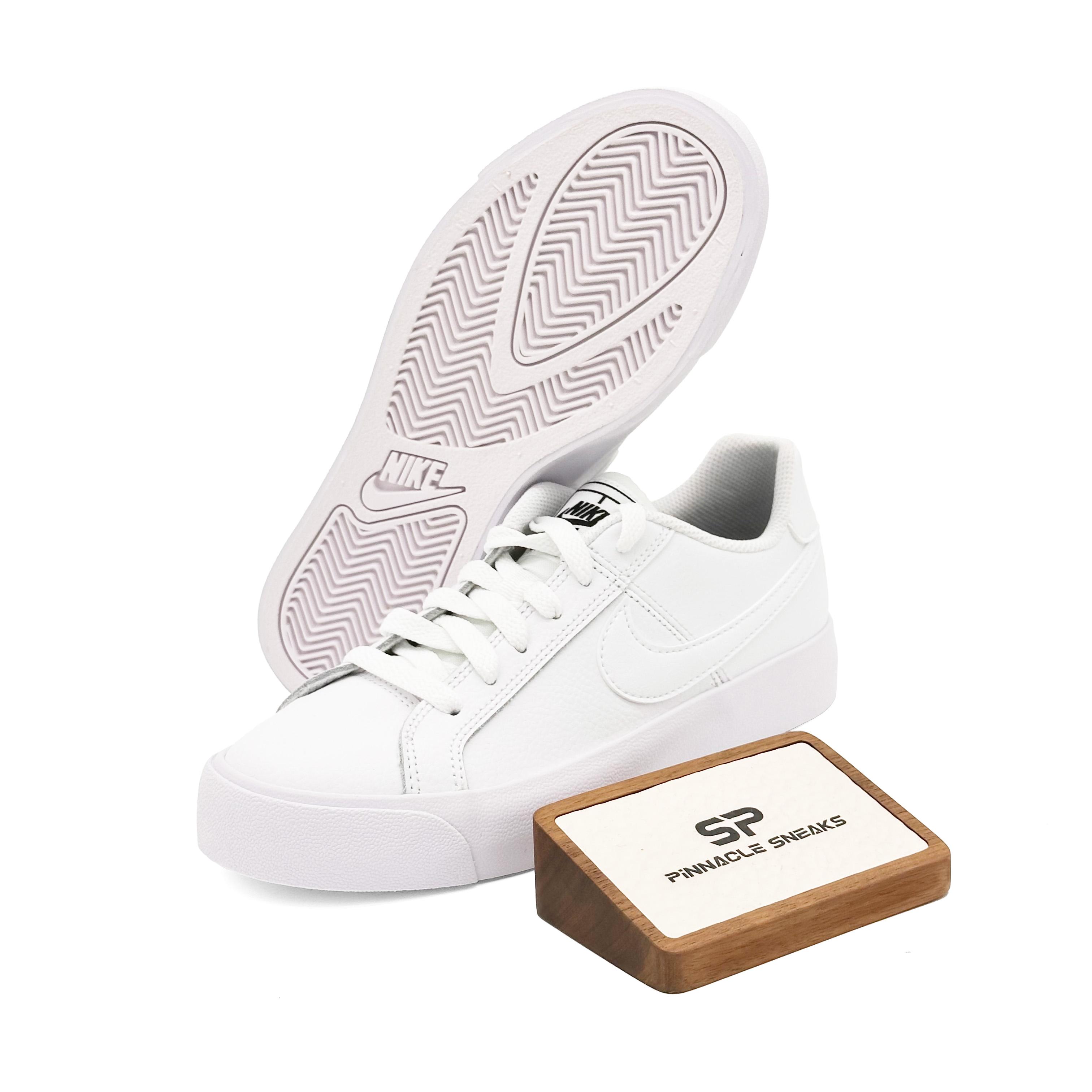 

Nike Wmns Court Royale AC Белый AO2810-102 EU 35.5 белый