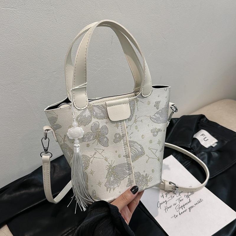 Stylish And Trendy Women's 2024 Summer Pu Bucket Shoulder Bag With Inner Pouch