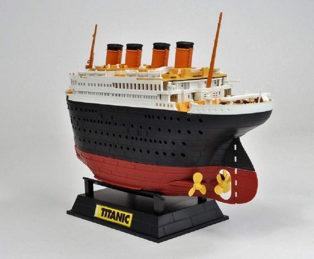 Suyata Titanic with Port Vehicle Diorama Plastic Model & SYTSL-002
