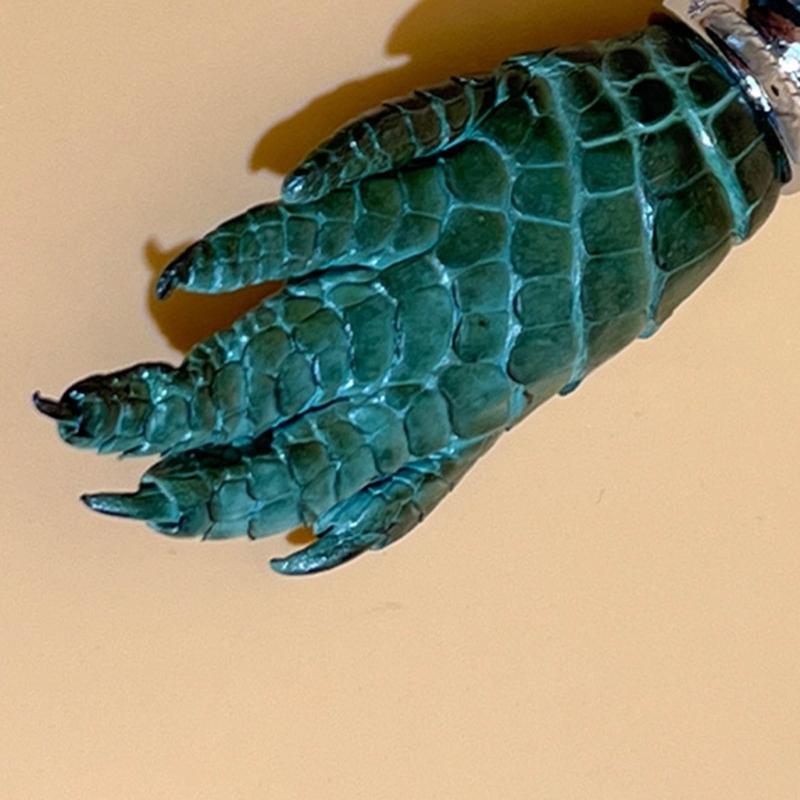 Faux Crocodiles Leather Claw Shaped Keychain Stylish Unisex Keyring Pendant Fashionable Accessory for Bags and Keys