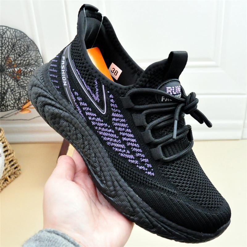 

Старый Пекин 25 пружинная эластичная летящая тканая подошва попкорн женские одинарные туфли пара спортивная и повседневная обувь для ходьбы легкая удобная обувь 35 чёрный