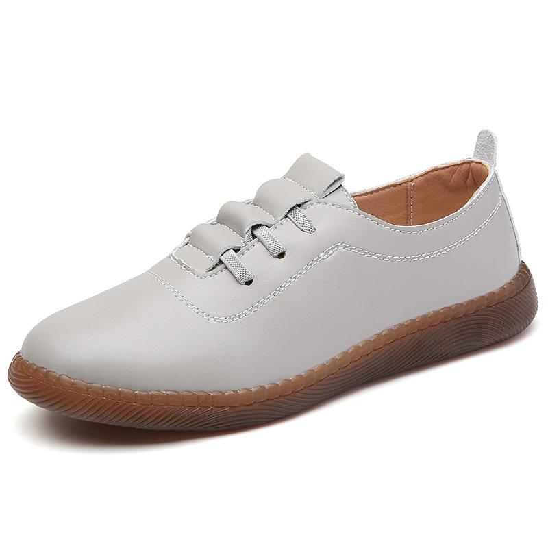 New Flat-soled Mother Shoes Versatile Non-slip Doudou Shoes Soft Sole Comfortable Middle-aged One-pedal Casual Leather Shoes