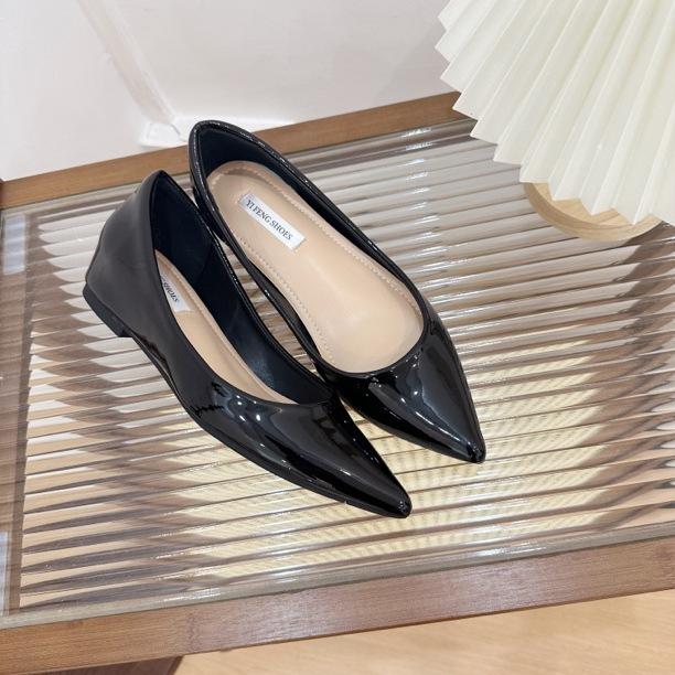 French Pointed Leather Inner Height Increase Nude Beautiful Single Shoes Femininity Light Mouth Soft Leather Soft Sole Commuter Work Shoes